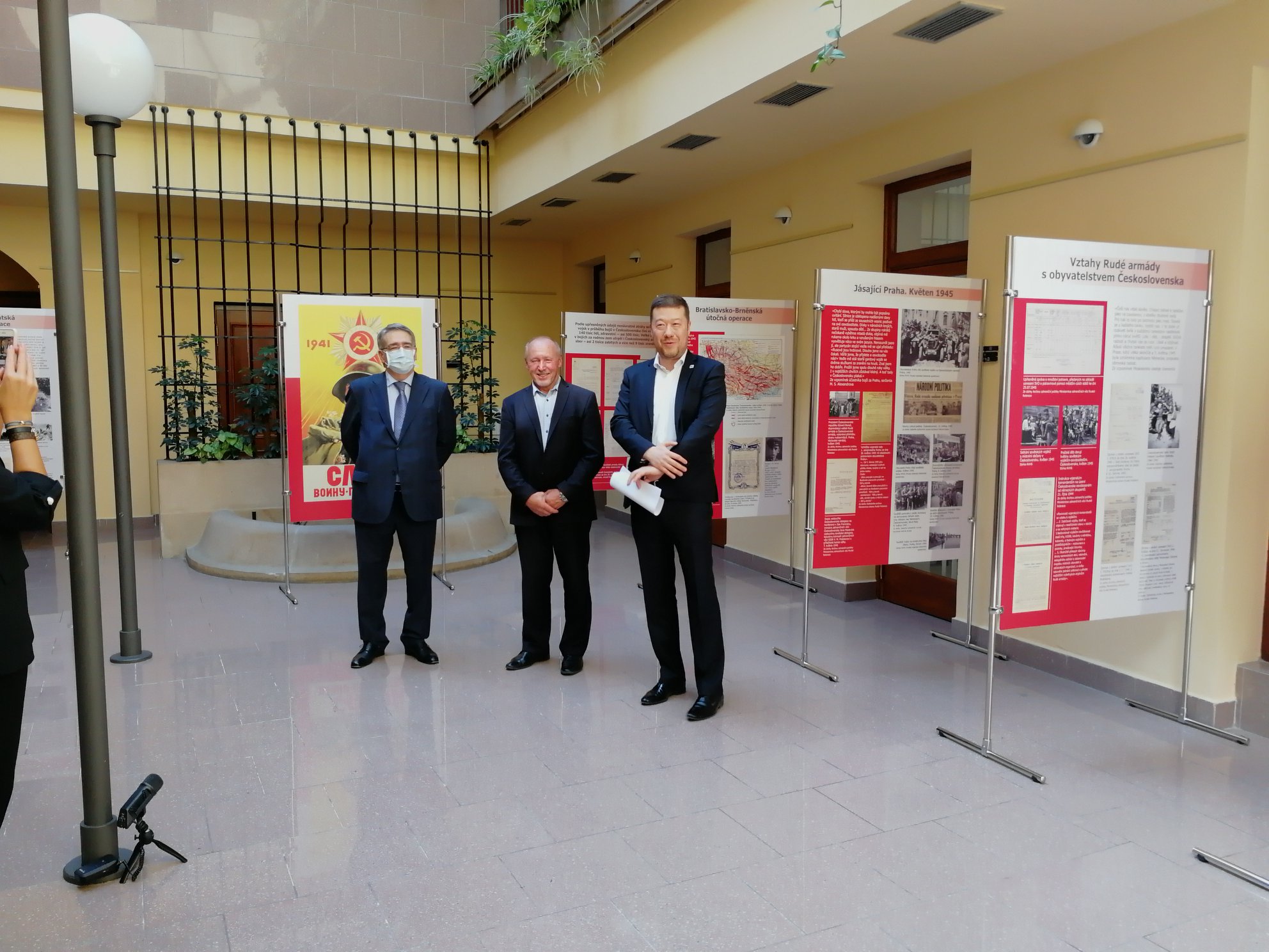 O zahájení výstav v Poslanecké sněmovně Parlamentu České republiky
